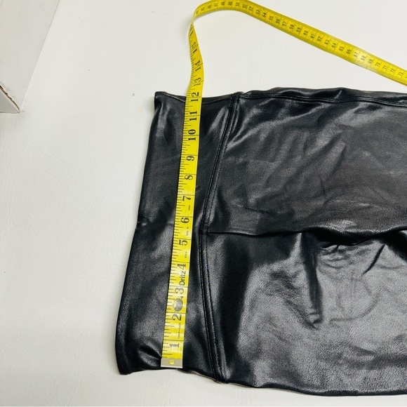 SPANX FAUX LEATHER LEGGINGS PETITE SIZE M NWT - Picture 6 of 9